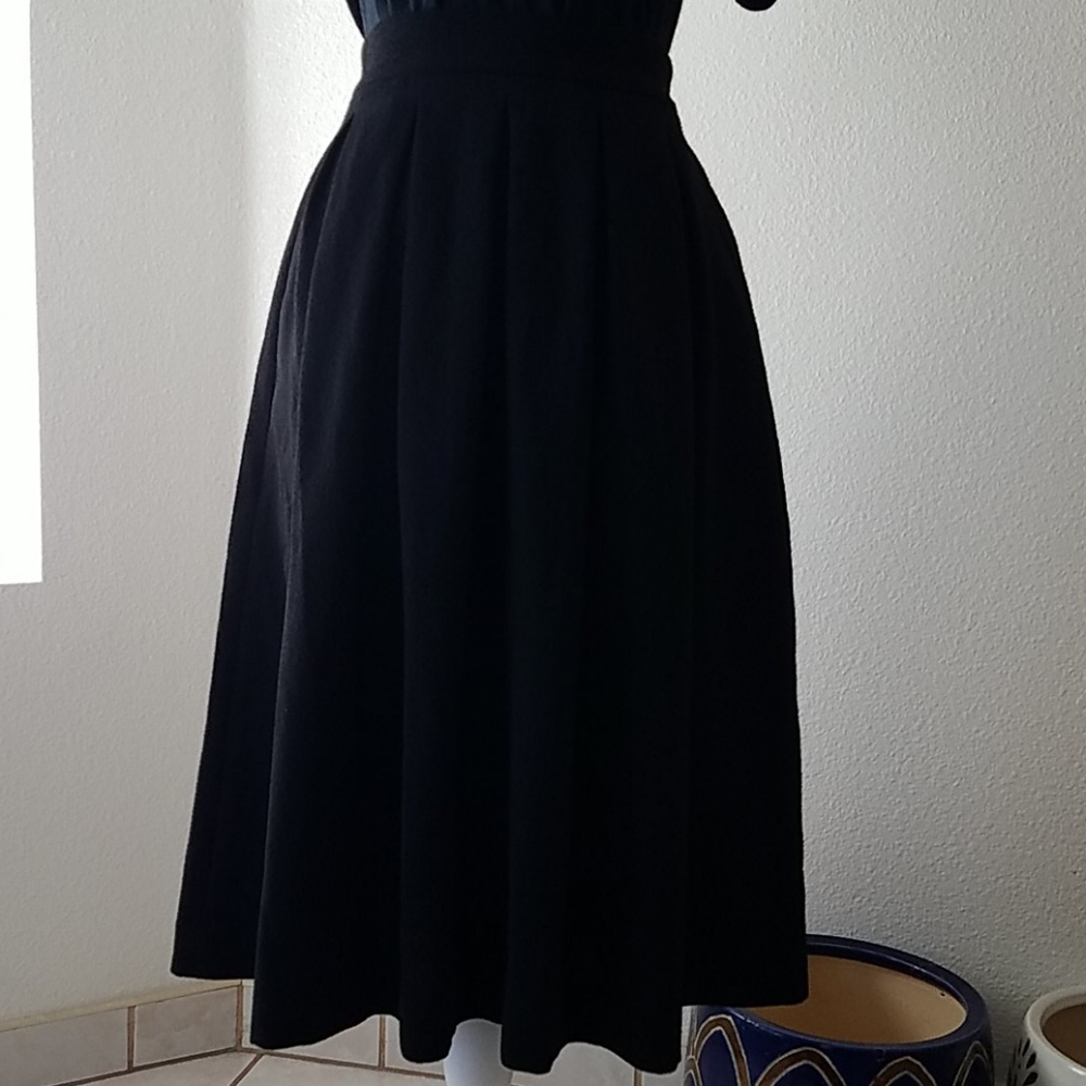 H&M Black Skirt size 4